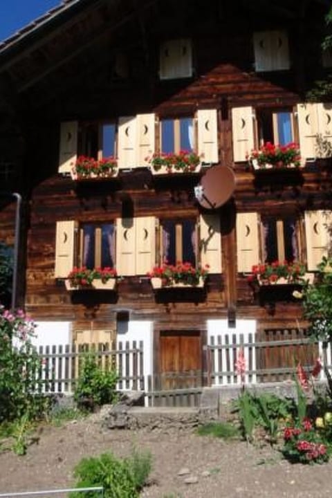 Chalet Rüteli Appartement/Fewo, Dusche, WC, 1 Schlafraum 2-Zimmerwohnung