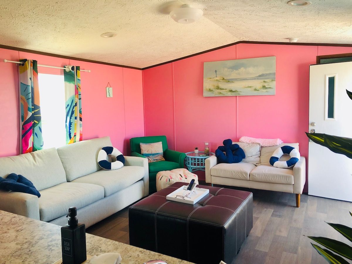 Such a fun color and space