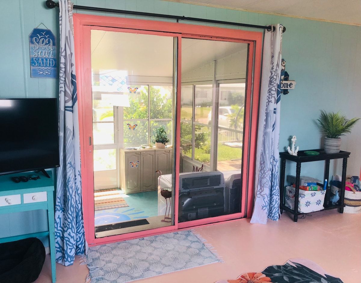 Just painted this slider a fun color!