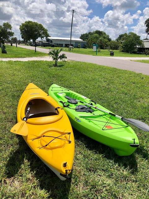 ISLAND TIME! DOCK️POOL‍️KAYAKSBoat to Beach Pets