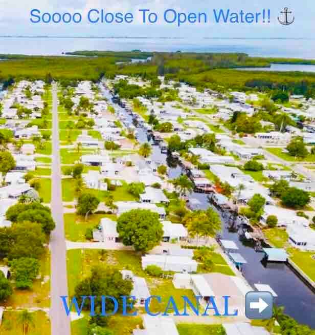 🌴ISLAND TIME! DOCK⚓️POOL🏊🏻‍♀️KAYAKS🛶Boat to Beach🏖 Pets image 27
