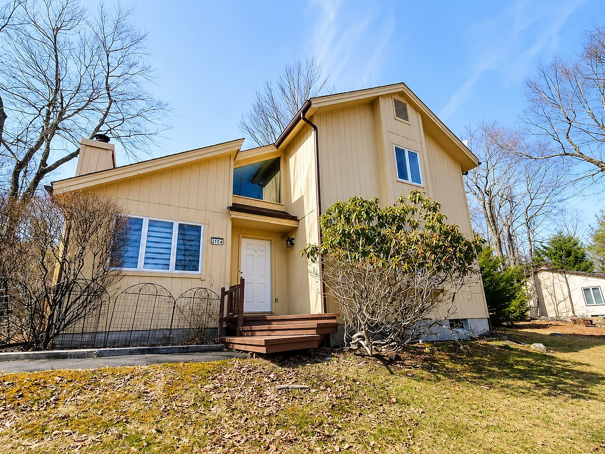 Pocono Lake View Home | Pool & Beach Near Kalahari