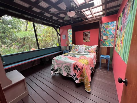 Rare Rainforest Hideaway -A true Jungle experience