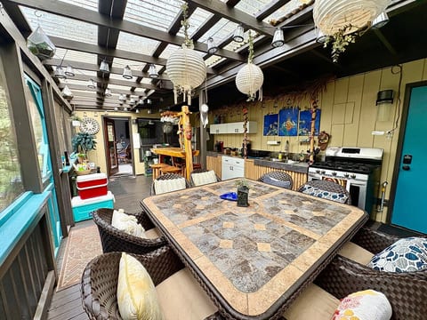 Tropical Getaway! Magical Experience! Come Stay!