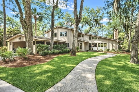 Luxury Sea Pines Home | 4th Row, Bikes included image 1