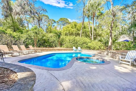 Luxury Sea Pines Home | 4th Row, Bikes included image 3