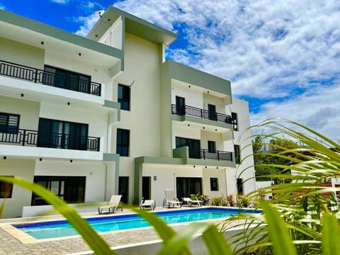 Luxury Vibe 1BR Getaway Short Walk to the Beach 2A