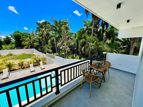 Luxury Vibe 1BR Getaway Short Walk to the Beach 2A