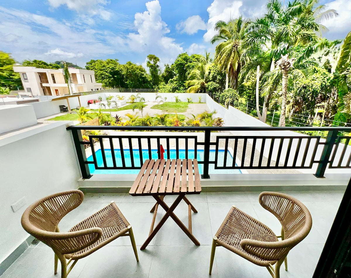 Luxury Vibe 1BR Getaway Short Walk to the Beach 2A