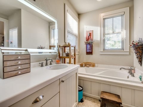 Welcome to
La Maison Rose!
Carlton Landing, Okla image 5