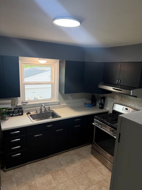 Sappington Retreat Near Grant's Farm, Sleeps 8, Pet-Friendly