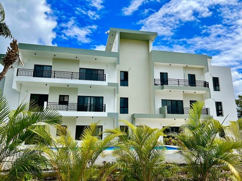 Modern Elegance Brand New 1BR Beachside Retreat 2B