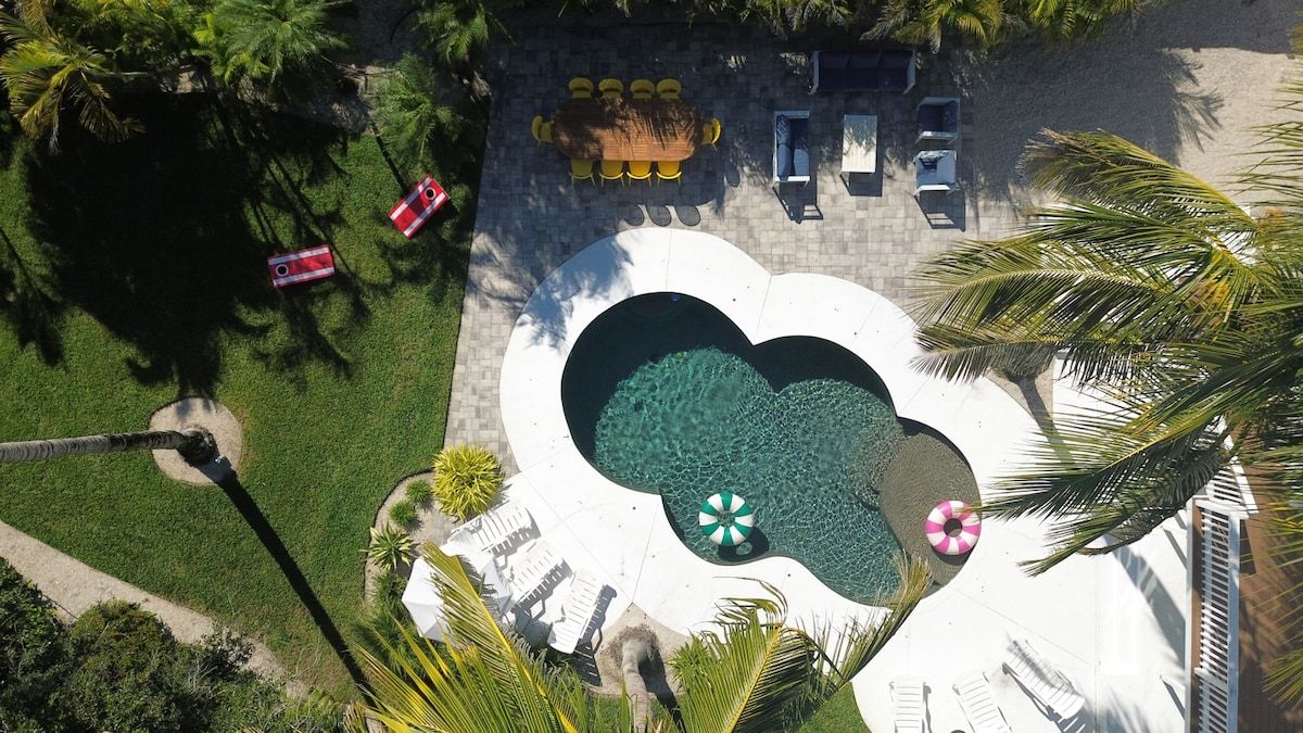 Siesta Key Home | Heated Pool, Theater & Arcade