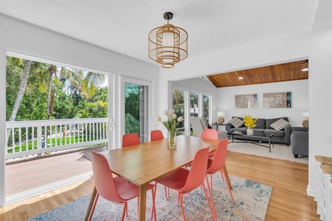 Siesta Key Home | Heated Pool, Theater & Arcade