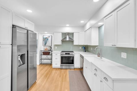 Siesta Key Home | Heated Pool, Theater & Arcade