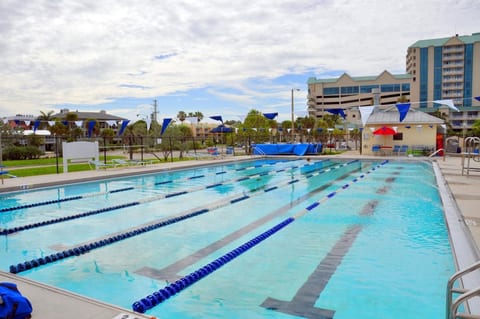 Lido Beach Pool & Pavilion, The 25-meter lap pool is open Friday through Sunday, from 10:00 am to 4:30 pm, weather permitting. Fees apply.