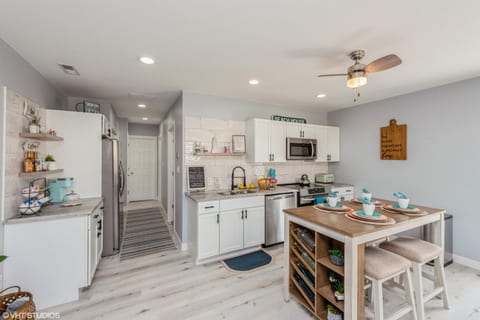Kitchen/Dining Area
