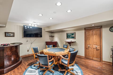Poker Table