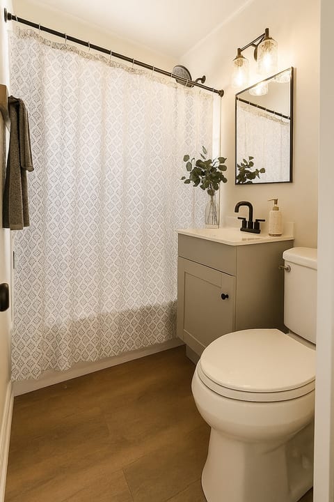 Bathroom with Walk in shower