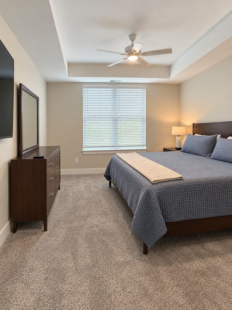 Unit 6, 1 Bedroom, Upper, King Bed - LaPorte County
