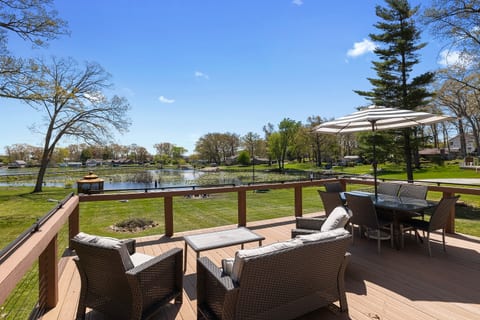 Back deck overlooking the lake