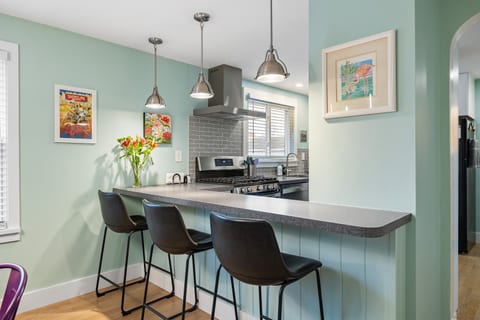 Breakfast Bar 