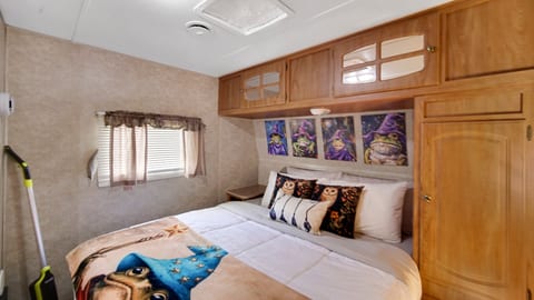 Comfortable bedroom for 2