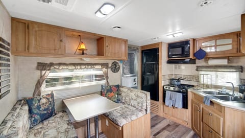 Funky Wizard - MTM Premier - At Campground