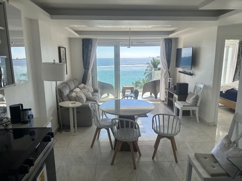 Beachfront - Stunning View image 4
