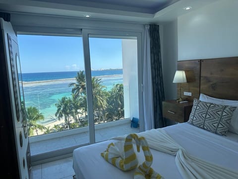 Beachfront - Stunning View image 3