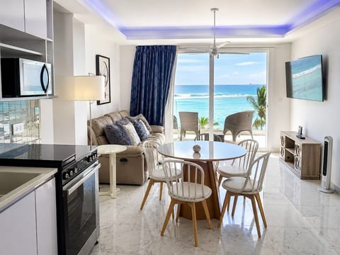 Beachfront - Stunning View image 1