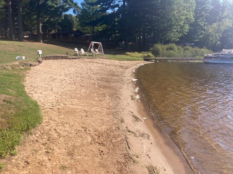 Lake Thompson Beachside Condo