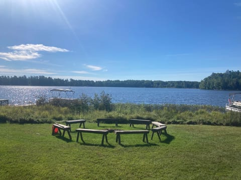 Lake Thompson Beachside Condo