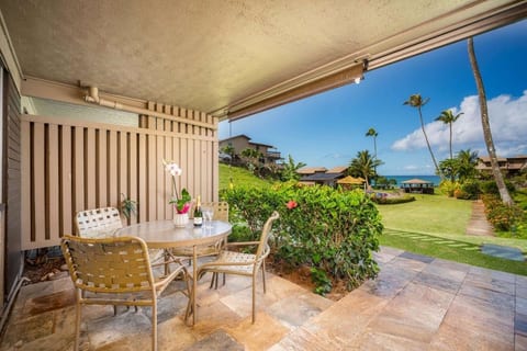 Private Lanai with Seating for 4