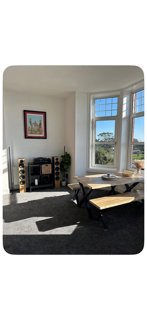 costal sea-apartment|sleeps 5x |2BR|Parking