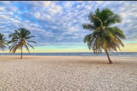BeachsideGetaway|3BR|Pool|5Min walk to Beach|Wi-Fi