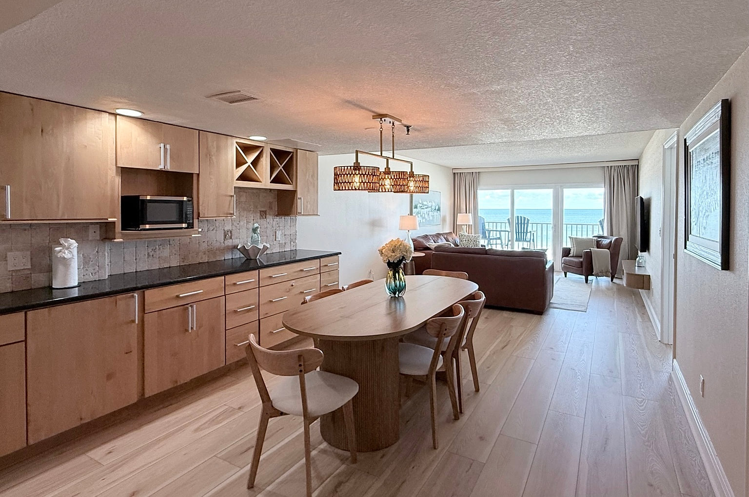 Direct Gulf-Front 3BR, Sleeps 8  Huge Balcony, Pool & Private Garage