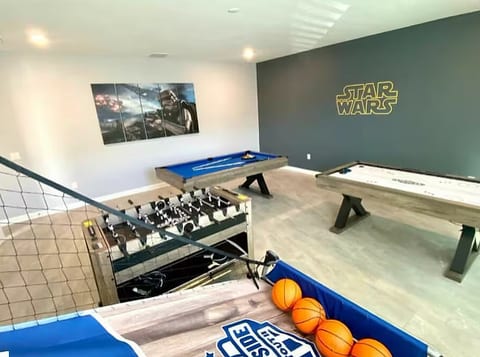 Modern House | Private Pool | Sleep 15 | Game Room
