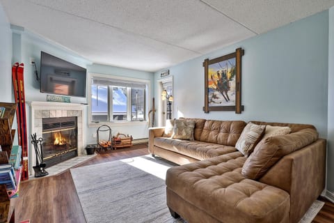 Summit View at Pico | Condo with Private Balcony