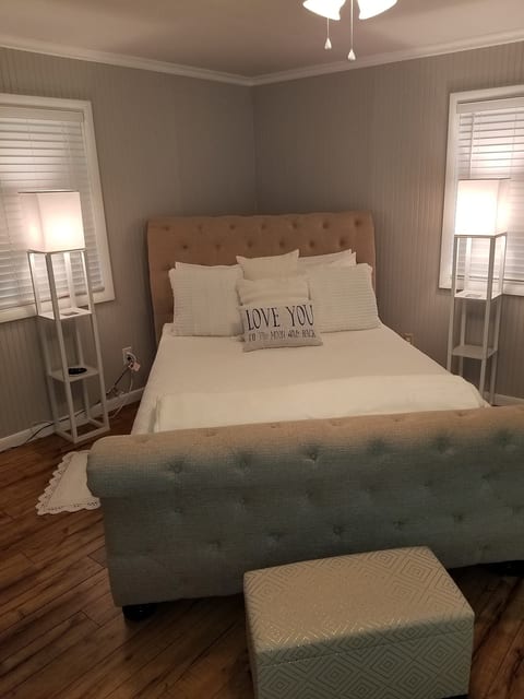 This bed was chosen just for you in mind! Comfortable mattress with fine bedding makes it perfect for your stay.