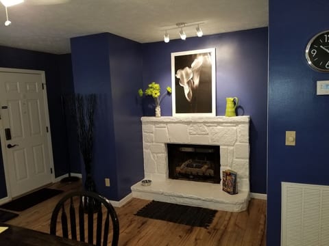 Secluded, romantic, pet friendly Moonfall Cottage image 3