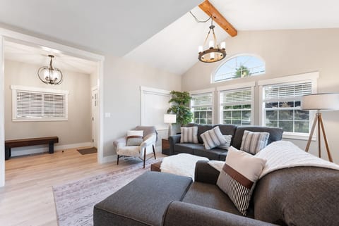 The Modern Manor | Grason Properties
