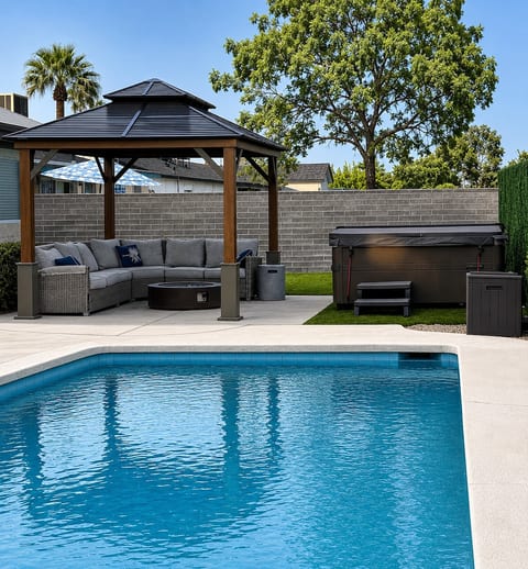 Old Town, ASU, Heated Pool, Spa, Putting Green image 2