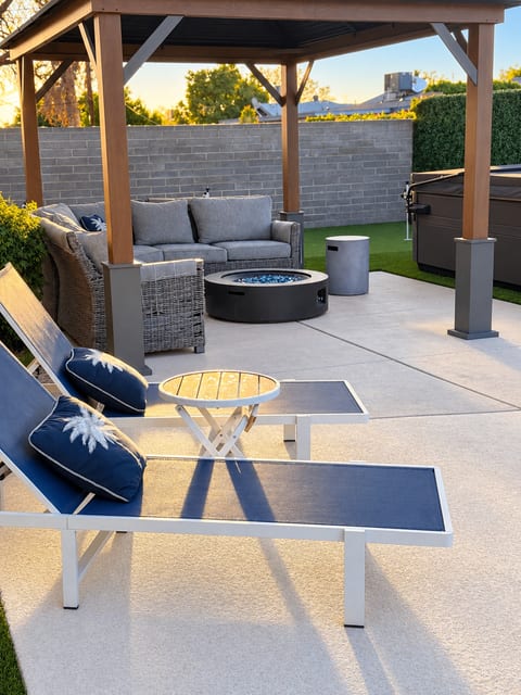 Old Town, ASU, Heated Pool, Spa, Putting Green