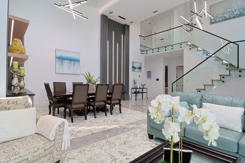 Modern 4-Bedroom Villa near YVR and Steveston