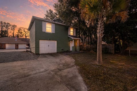 Navarre Beach House•2 King Suites•Sleeps 6