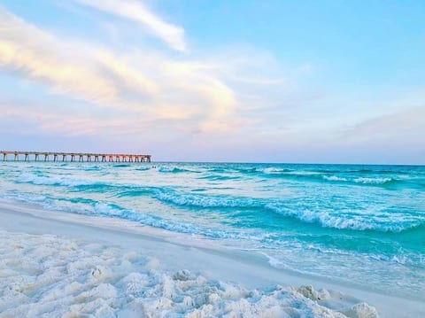 Navarre Beach House•2 King Suites•Sleeps 6