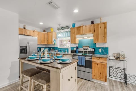 Navarre Beach House•2 King Suites•Sleeps 6