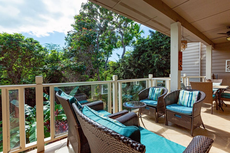 Privacy guaranteed on the lanai! No golfers yelling fore or pool noise.