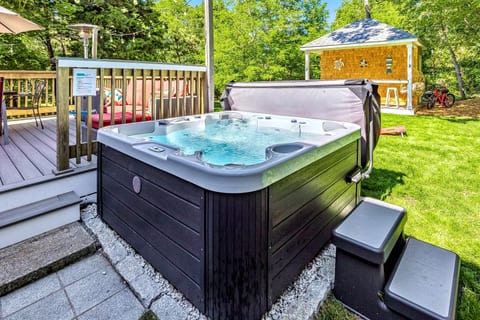 Luxury Getaway with Hot Tub!
